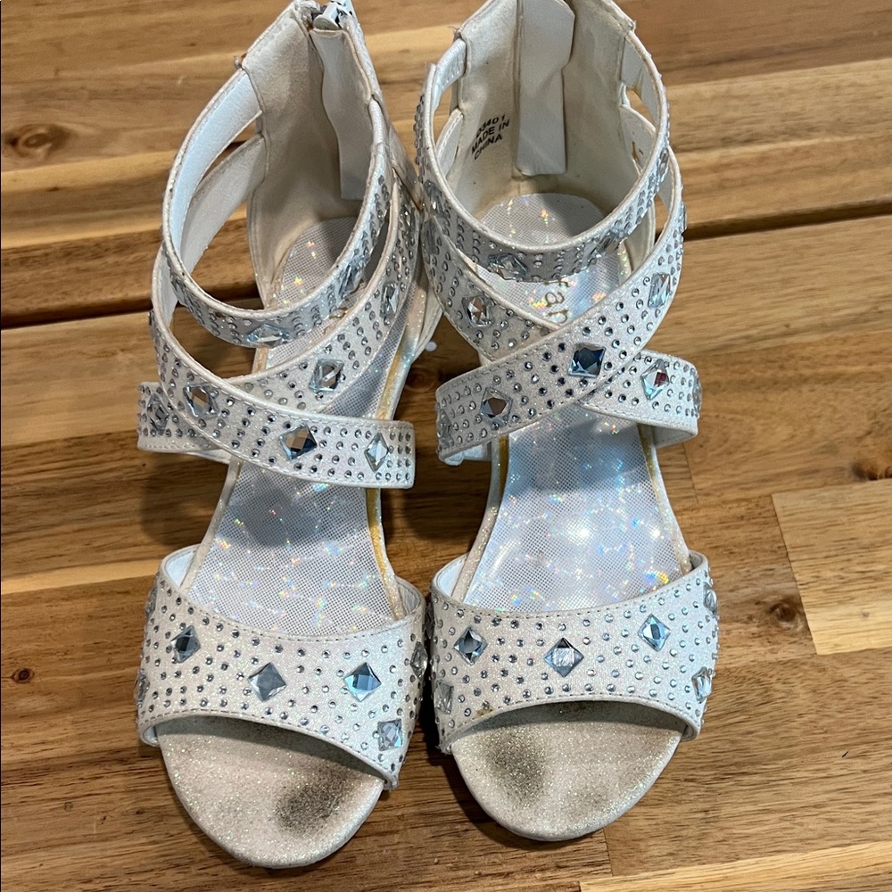 Elegant White Kids Dress Shoes with Rhinestones